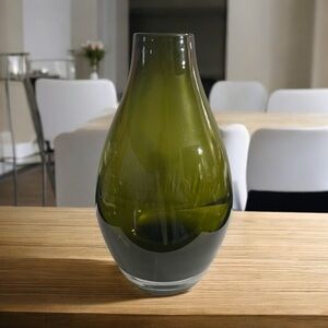 Jade Green Juvel Vase, Green Glass Vase, large Pear Shape vase